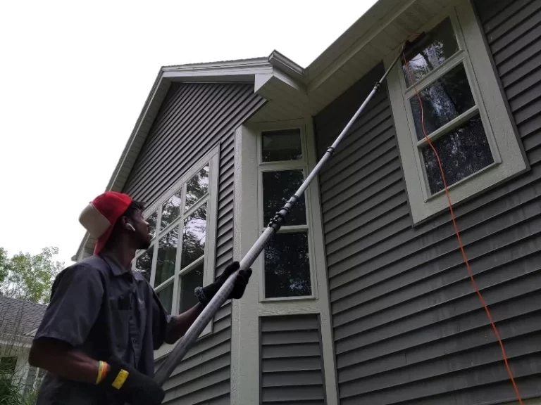 exterior window cleaning service